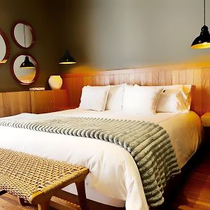 Deluxe Queen Suite